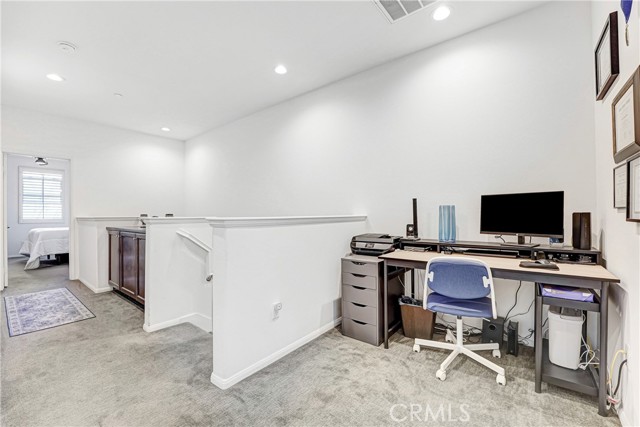 Detail Gallery Image 11 of 23 For 2234 Winifred #2,  Simi Valley,  CA 93063 - 3 Beds | 2/1 Baths