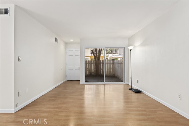 8031 Canby Ave, 4 photo 7