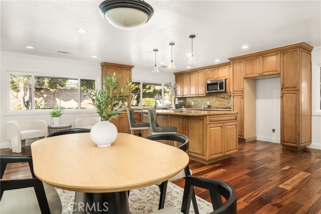 Detail Gallery Image 19 of 49 For 19001 Castlegate Ln, North Tustin,  CA 92705 - 4 Beds | 3/1 Baths