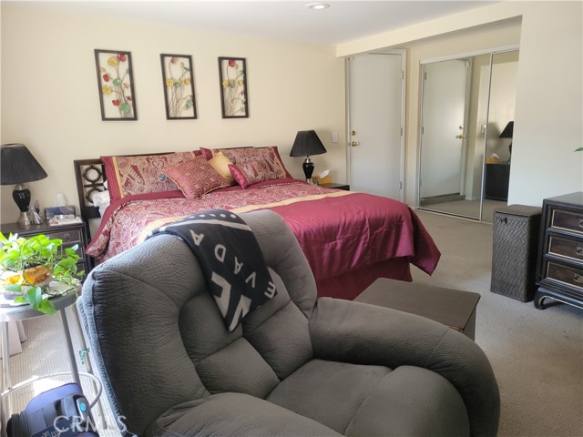 7161 N Atlantic Place, Long Beach CA: https://media.crmls.org/medias/8f8c5aaf-98cf-476c-84dd-3ae49bb17c28.jpg