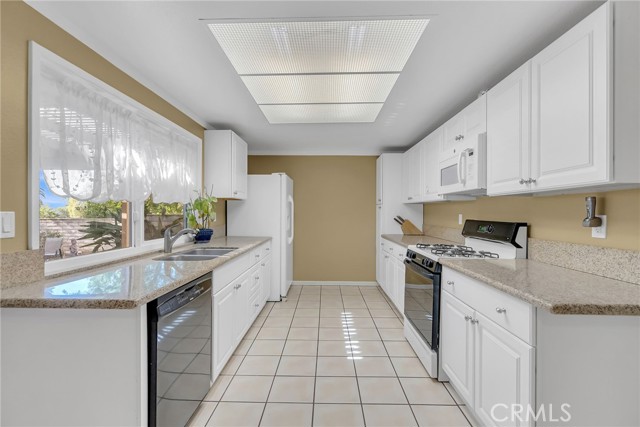 Detail Gallery Image 12 of 30 For 2686 Wintertree Ct, Riverside,  CA 92506 - 3 Beds | 2 Baths