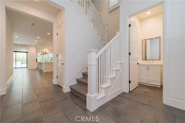 Detail Gallery Image 4 of 48 For 91 Rockinghorse, Irvine,  CA 92602 - 4 Beds | 4/1 Baths