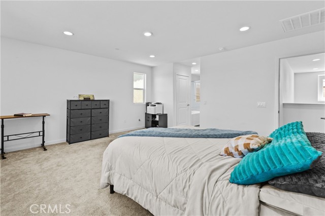 Image 21 of 44 For 36780 Arietta Way