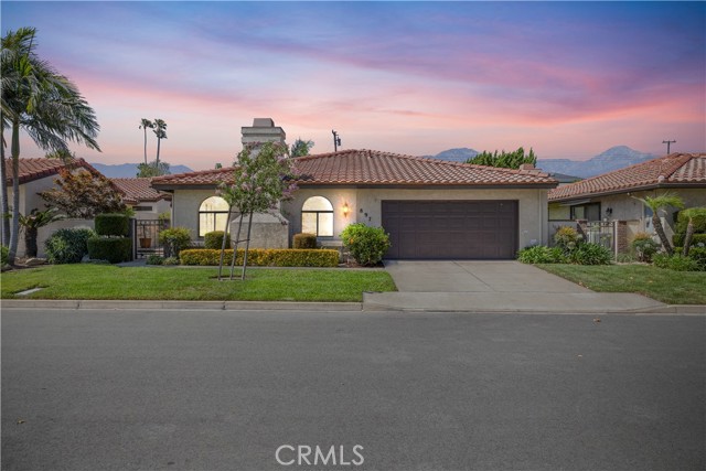 897 Calle Del Sol, Upland CA: https://media.crmls.org/medias/8f904e32-67d6-4a75-9c98-420abc457916.jpg