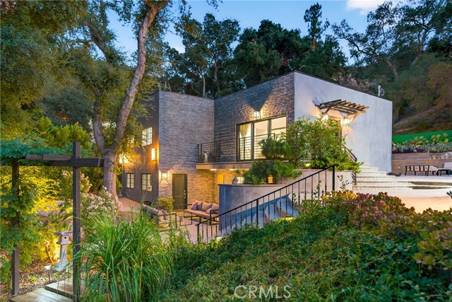 7576 -7582 McGroarty Terrace, Los Angeles CA: https://media.crmls.org/medias/8f9096f1-4717-4fff-a001-75e2b5c4e9ed.jpg