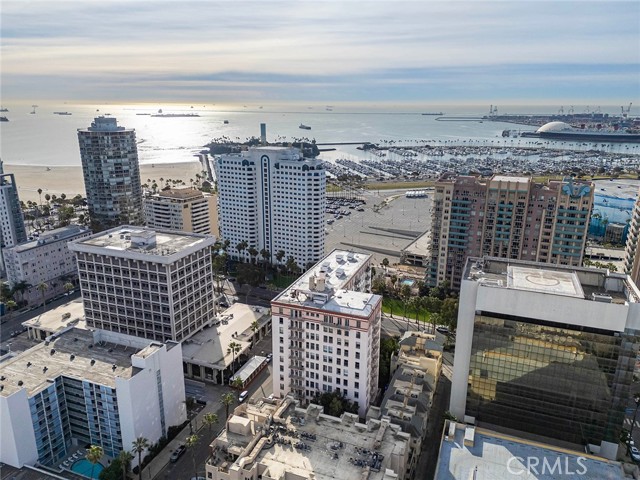 455 E Ocean Blvd, Long Beach CA: https://media.crmls.org/medias/8f90a49c-a333-4352-b359-2ca724353b76.jpg