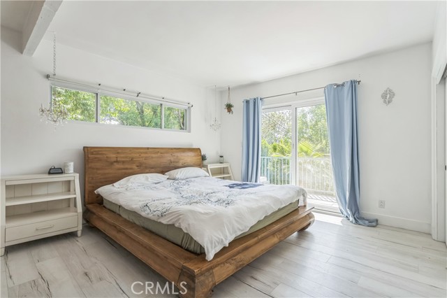 Detail Gallery Image 7 of 15 For 4922 Escobedo Dr, Woodland Hills,  CA 91364 - 5 Beds | 2/1 Baths