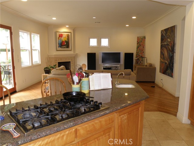 Detail Gallery Image 7 of 16 For 1201 2nd St, Manhattan Beach,  CA 90266 - 5 Beds | 4/1 Baths