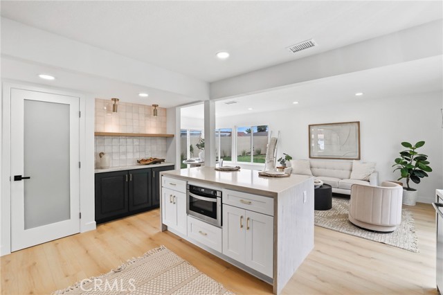 23941 Jarrow Lane, Lake Forest CA: https://media.crmls.org/medias/8f912168-7a2c-40ce-8aab-fa0f1d720455.jpg