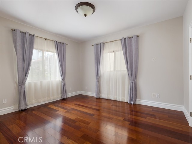 229 N Juanita Avenue, Redondo Beach CA: https://media.crmls.org/medias/8f916e21-e86f-473f-a89d-9a9edf543ab0.jpg