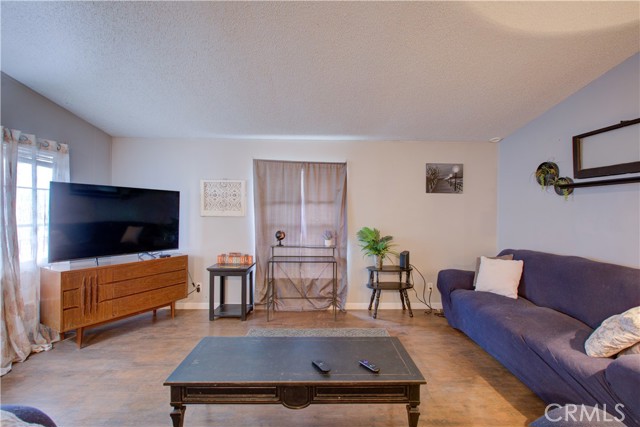 Detail Gallery Image 3 of 53 For 6450 N Winton Way #64,  Winton,  CA 95388 - 3 Beds | 1/1 Baths