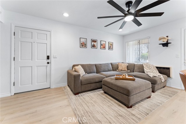 Detail Gallery Image 4 of 24 For 660 S Glassell St #14,  Orange,  CA 92866 - 1 Beds | 1 Baths