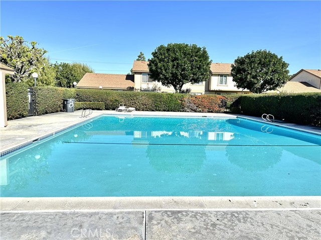 Detail Gallery Image 54 of 54 For 200 Carriage #B,  Santa Ana,  CA 92707 - 3 Beds | 2/1 Baths