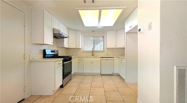 Detail Gallery Image 10 of 23 For 10707 White, Adelanto,  CA 92301 - 3 Beds | 2 Baths