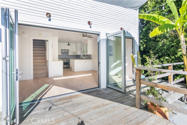 Detail Gallery Image 14 of 38 For 243 Windward, Venice,  CA 90291 - 2 Beds | 2 Baths