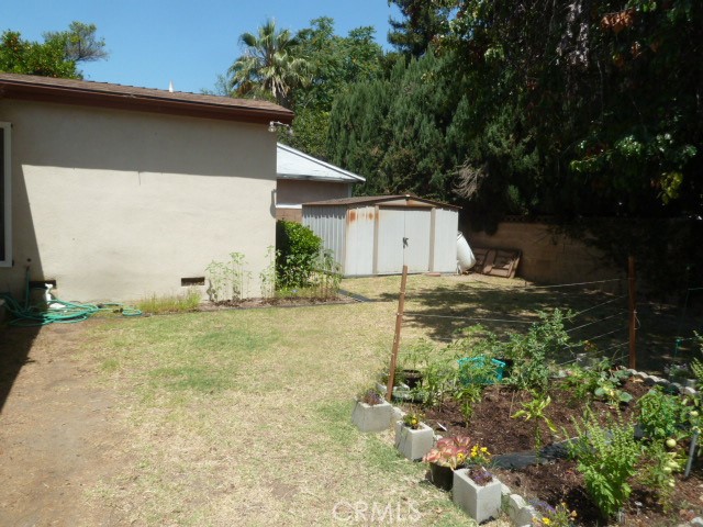 15411 Runnymede Street, Van Nuys CA: https://media.crmls.org/medias/8f9429e9-4261-4e90-8e16-bd9427d14669.jpg