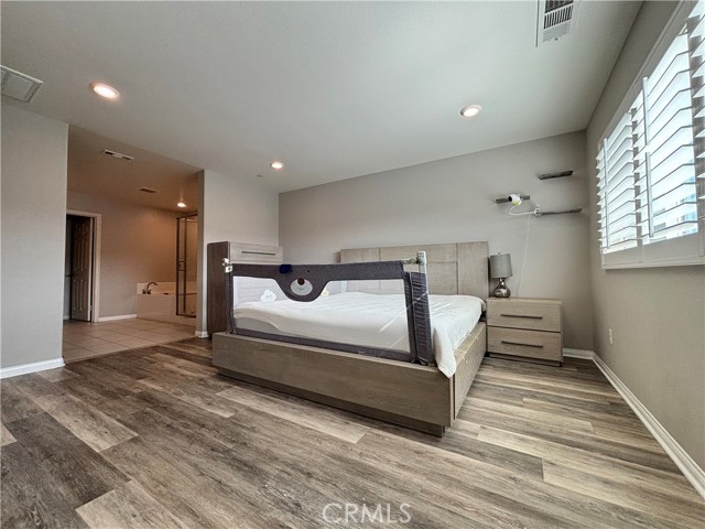 Detail Gallery Image 3 of 13 For 14414 Strawberry, Gardena,  CA 90247 - 3 Beds | 3 Baths