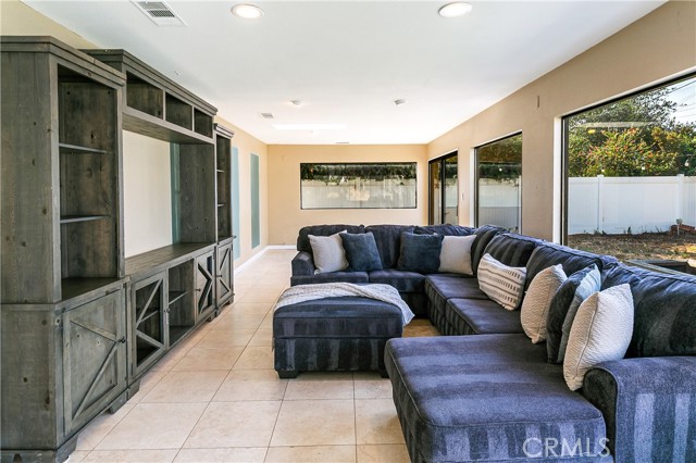 419 Marcia Street, Redlands CA: https://media.crmls.org/medias/8f952e13-4199-4fe3-97e9-f5f75d19fc6f.jpg