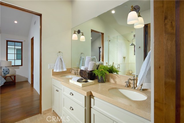 235 Poppy Avenue, Corona del Mar CA: https://media.crmls.org/medias/8f96a27e-24d4-47c7-b244-a8be73889da6.jpg