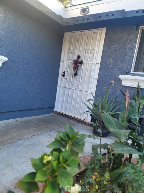 Detail Gallery Image 5 of 30 For 2214 Mark St, Santa Ana,  CA 92703 - 4 Beds | 2 Baths