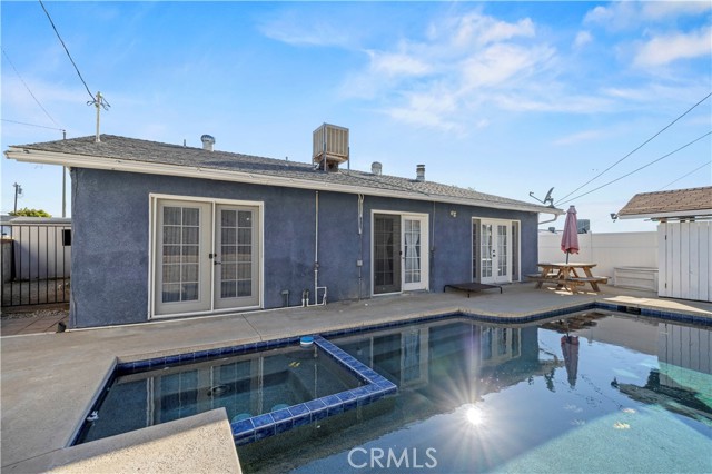 Detail Gallery Image 2 of 44 For 19525 Steinway, Canyon Country,  CA 91351 - 4 Beds | 2 Baths