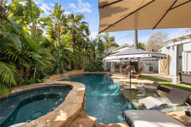10340 Margate Street, North Hollywood CA: https://media.crmls.org/medias/8f98ac2e-132d-47a4-8407-5596d44d728f.jpg
