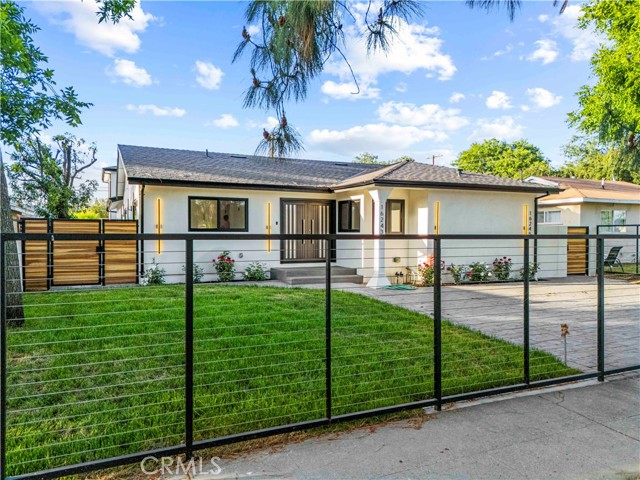Detail Gallery Image 2 of 40 For 16243 Chatsworth St, Granada Hills,  CA 91344 - 3 Beds | 2 Baths