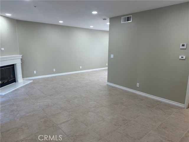 Detail Gallery Image 12 of 24 For 201 Laurel #6,  Brea,  CA 92821 - 2 Beds | 2/1 Baths