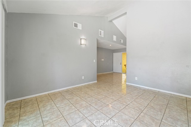 4005 Joelton Drive, Agoura Hills CA: https://media.crmls.org/medias/8f98da47-7731-4d3f-b115-f3bcf88dc375.jpg
