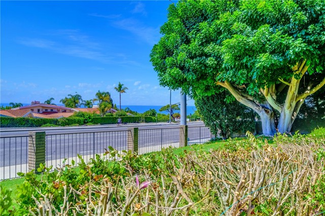 53 Seaview Drive, Rolling Hills Estates, California 90274, 3 Bedrooms Bedrooms, ,3 BathroomsBathrooms,Residential,Sold,Seaview,PV21179724