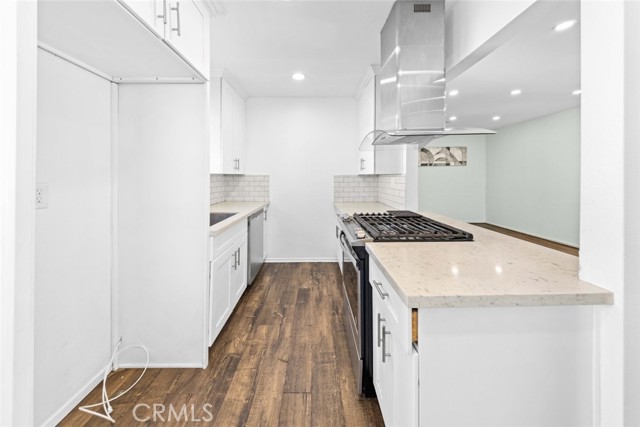 Detail Gallery Image 8 of 22 For 10717 Cantara St, Sun Valley,  CA 91352 - 3 Beds | 2 Baths