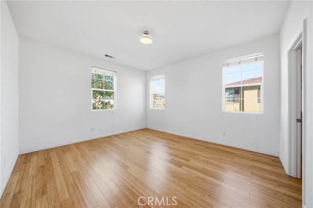 Detail Gallery Image 14 of 27 For 2830 E via Fiano, Ontario,  CA 91764 - 4 Beds | 2/1 Baths