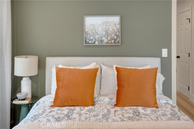 1123 E Ocean Blvd, Long Beach CA: https://media.crmls.org/medias/8f9a05c6-c72a-45ad-ad26-906fb17ef6e4.jpg