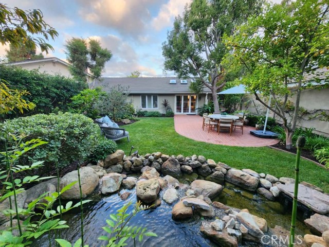 17 Wandering Rill, Irvine CA: https://media.crmls.org/medias/8f9a39a2-cba2-4846-b9c9-b27d119fb424.jpg