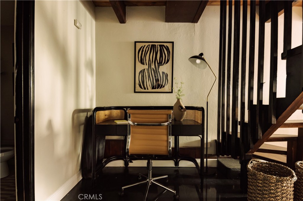 https://media.crmls.org/medias/8f9b4095-f245-431f-9dd4-48182b5ab3c5.jpg?preset=X-Large