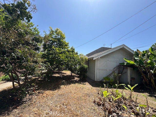 1045 Gladys Avenue, Long Beach CA: https://media.crmls.org/medias/8f9b4844-413f-43bc-9763-36f6d4c21404.jpg