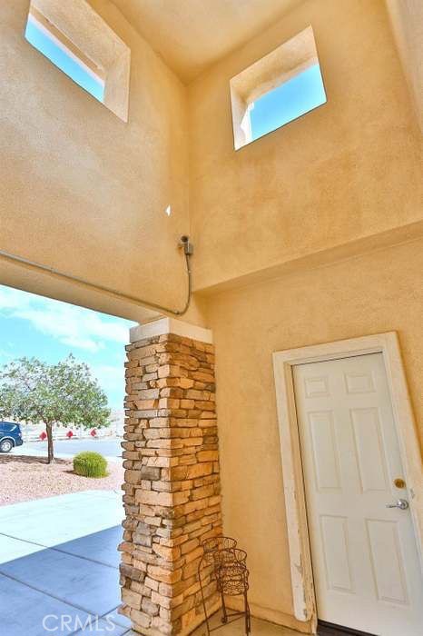 Detail Gallery Image 7 of 21 For 15884 Desert Poppy Ln, Victorville,  CA 92394 - 4 Beds | 2/1 Baths