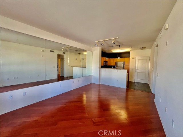 Detail Gallery Image 5 of 6 For 100 S Alameda St #318,  Los Angeles,  CA 90012 - 1 Beds | 1 Baths