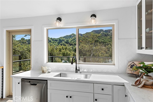 Detail Gallery Image 3 of 48 For 20672 Mountain View Rd, Trabuco Canyon,  CA 92679 - 4 Beds | 3/1 Baths
