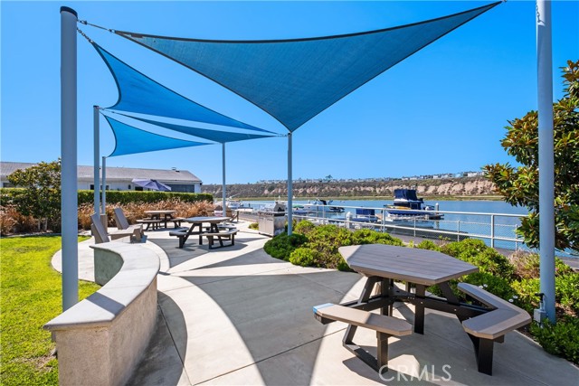 103 Yorktown, Newport Beach CA: https://media.crmls.org/medias/8f9c66c4-b6a9-45bb-888d-c13a98c6b47e.jpg