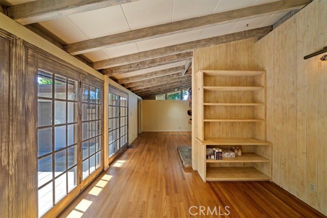 901 E Walnut Avenue, Glendora CA: https://media.crmls.org/medias/8f9cdb78-cd5f-4aac-b3f4-a32233c609b4.jpg