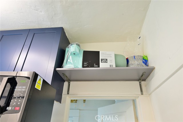 44 48 Navy Street, Venice CA: https://media.crmls.org/medias/8f9d757d-bc3f-41b6-bf5c-b508a293653e.jpg