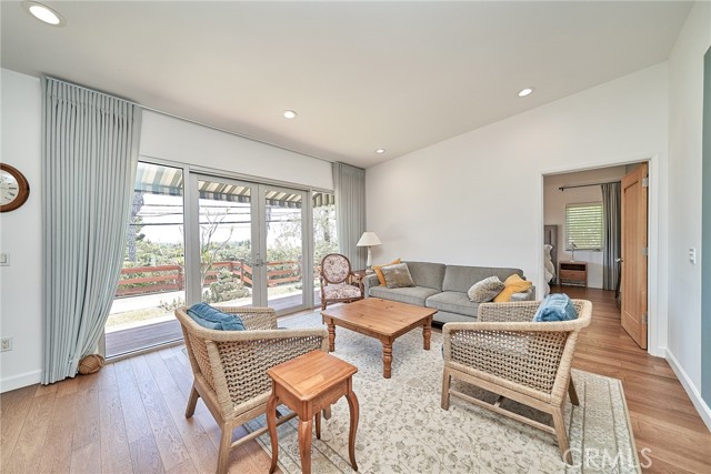 3321 Moore Street, Los Angeles CA: https://media.crmls.org/medias/8f9d9afa-f5a0-48e7-970e-c5ddee25411a.jpg