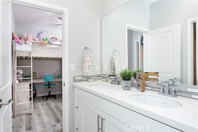 2 Fosco Street, Rancho Mission Viejo CA: https://media.crmls.org/medias/8f9dc63a-233a-4514-b968-f654eb7fe14a.jpg
