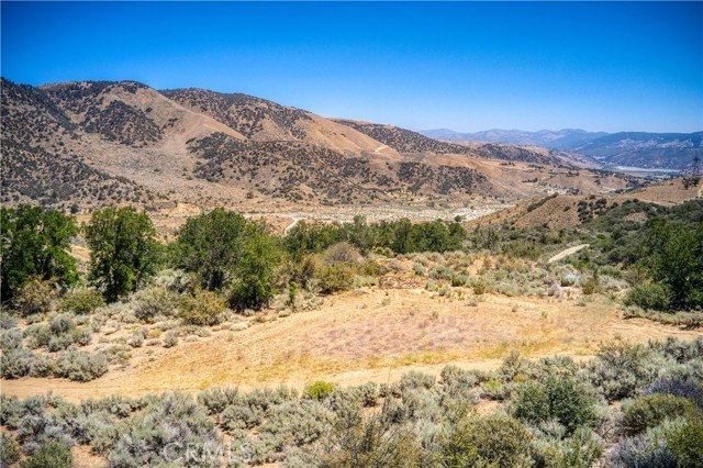 6 Grand Terrace Dr, Lebec CA: https://media.crmls.org/medias/8f9e3ae8-5241-426b-a686-0d68387af880.jpg