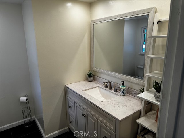 Detail Gallery Image 16 of 25 For 957 Magellan St, Costa Mesa,  CA 92626 - 4 Beds | 2 Baths