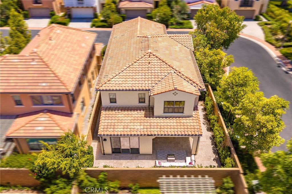 https://media.crmls.org/medias/8f9f0a0d-c293-4711-b00e-a12fb301edaf.jpg?preset=X-Large