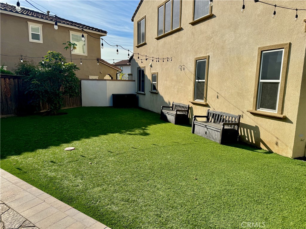 https://media.crmls.org/medias/8f9f1bfe-b098-4b4d-9ecc-e6bbdf55b190.jpg?preset=X-Large
