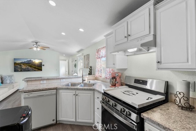 Detail Gallery Image 10 of 39 For 22111 Newport Ave #34,  Grand Terrace,  CA 92313 - 2 Beds | 2 Baths