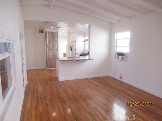 656 Rosecrans Avenue, Manhattan Beach, California 90266, 3 Bedrooms Bedrooms, ,1 BathroomBathrooms,Residential,Sold,Rosecrans,SB22143414